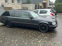 Gebraucht Mercedes E280 193 PS (141 kW) 1994 Schwarz Kombi