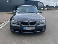 Gebraucht BMW 320 163 PS (119 kW) 2007 Grau Kombi