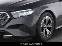 Gebraucht Mercedes E220 Advanced 197 PS (144 kW) 2025 Graphitgraumet. Limousine