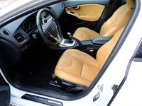 Gebraucht Volvo V40 122 PS (89 kW) 2017 Weiß Limousine