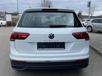 Second-hand VW Tiguan Life 150 CP (110 kW) 2022 Alb SUV