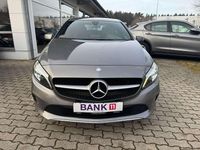 Gebraucht Mercedes A180 109 PS (80 kW) 2015 Mountaingrau  met. Kleinwagen