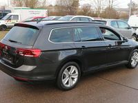 Gebraucht VW Passat Business 200 PS (147 kW) 2023 Grau Kombi