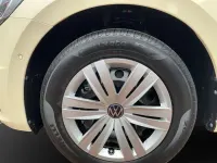 Neu VW Touran Trendline 150 PS (110 kW) 2026 Hellelfenbein Van / Kleinbus