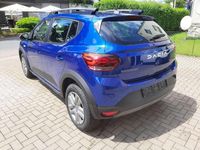Gebraucht Dacia Sandero Expression 101 PS (74 kW) 2023 Stahlblau Kleinwagen