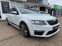 Gebraucht Skoda Octavia RS 184 PS (135 kW) 2015 Weiß Kleinwagen