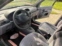 Gebraucht Renault Clio II 98 PS (72 kW) 2000 Grün Kleinwagen