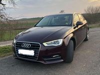 Gebraucht Audi A3 Attraction 110 PS (80 kW) 2014 Rot Limousine