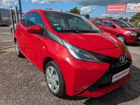 Gebraucht Toyota Aygo X-play 69 PS (50 kW) 2015 Rot Kleinwagen