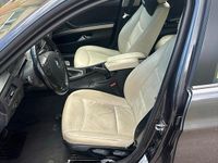 Gebraucht BMW 320 150 PS (110 kW) 2006 Grau Kombi