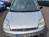 Gebraucht Ford Fiesta Ghia 69 PS (50 kW) 2002 Silber Limousine