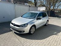 Gebraucht VW Golf VII Match 105 PS (77 kW) 2012 Silber Limousine