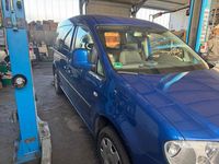 Używany VW Caddy Maxi 105 KM (77 kW) 2010 Niebieski Minivan