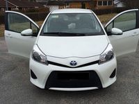 Gebraucht Toyota Yaris Hybrid Edition 101 PS (74 kW) 2014 Weiß metallic Kleinwagen