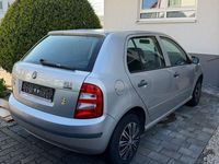 Gebraucht Skoda Fabia 60 PS (44 kW) 2002 Silber Limousine