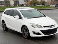 Gebraucht Opel Astra 179 PS (131 kW) 2013 Weiß Kombi