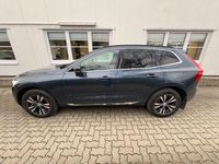 Gebraucht Volvo XC60 Momentum 197 PS (144 kW) 2022 Blau SUV