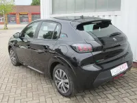 Gebraucht Peugeot e-208 Active 100 kW (136 PS) 2022 Schwarz (metallic) Kleinwagen