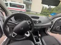 Gebraucht Renault Fluence Dynamique 140 PS (102 kW) 2011 Weiß Limousine