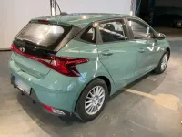 Gebraucht Hyundai i20 Pure 84 PS (61 kW) 2024 Grün Kleinwagen