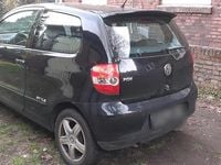 Gebraucht VW Fox 60 PS (44 kW) 2011 Schwarz Kleinwagen