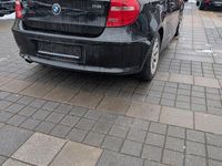 Gebraucht BMW 116 122 PS (89 kW) 2010 Schwarz Kleinwagen