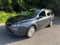 Gebraucht Ford Focus Titanium 125 PS (91 kW) 2010 Grau Limousine