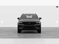 Neu Volvo XC40 Plus 163 PS (119 kW) 2026 Schwarz (onyx black / metallic) SUV