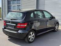 Gebraucht Mercedes B180 116 PS (85 kW) 2011 Schwarz Van / Kleinbus
