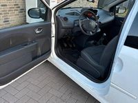 Gebraucht Renault Twingo 75 PS (55 kW) 2010 Weiß Kleinwagen