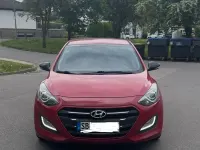 Gebraucht Hyundai i30 110 PS (80 kW) 2015 Rot Kleinwagen