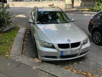 Gebraucht BMW 320 163 PS (119 kW) 2006 Silber Kombi
