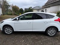 Gebraucht Ford Focus Titanium 125 PS (91 kW) 2013 Weiß Limousine