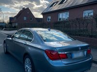 Gebraucht BMW 740 306 PS (225 kW) 2013 Grau Limousine