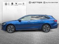 Neu Skoda Superb Essence 150 PS (110 kW) 2025 Blau Kombi