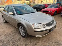 Usado Ford Mondeo Trend 170 CV (125 kW) 2004 Dorado Berlina