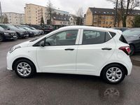 Gebraucht Hyundai i10 Basis 67 PS (49 kW) 2017 Weiß Kleinwagen