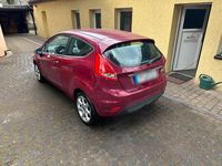 Gebraucht Ford Fiesta 96 PS (70 kW) 2009 Rot Kleinwagen