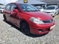 Gebraucht Nissan Tiida Visia 110 PS (80 kW) 2010 Rot Limousine