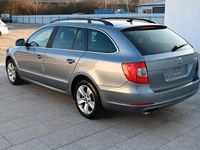 Gebraucht Skoda Superb Ambition 170 PS (125 kW) 2011 Grau Limousine