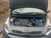 Gebraucht Kia Rio 90 PS (66 kW) 2014 Grau Kleinwagen