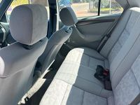 Second-hand Mercedes C180 Classic 122 CP (89 kW) 1997 Argintiu Berlinǎ