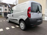 Gebraucht Opel Combo 90 PS (66 kW) 2017 Silber Van / Kleinbus