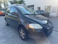 Gebraucht VW Fox Basis 54 PS (39 kW) 2008 Schwarz Kleinwagen