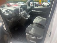 Gebraucht Opel Combo-e Life 100 kW (136 PS) 2024 Kaolin weiß Van / Kleinbus