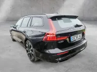 Gebraucht Volvo V60 Plus 197 PS (144 kW) 2025 Onyx schwarz Kombi