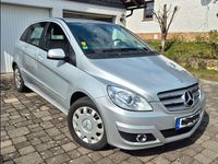 Gebraucht Mercedes B200 136 PS (100 kW) 2009 Silber Van / Kleinbus