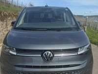 Gebraucht VW Multivan Life 150 PS (110 kW) 2024 Grau Van