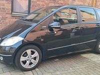 Gebraucht Mercedes 180 116 PS (85 kW) 2012 Schwarz Limousine