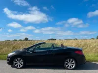 Gebraucht Peugeot 308 CC Active 156 PS (114 kW) 2014 Schwarz Cabrio